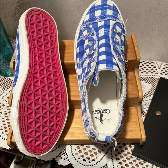 Gingham plaid checkered blue and white wimens size 8 CORKYS - Picture 5 of 5
